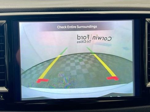 Used 2024 Chrysler Pacifica Touring-L image 24