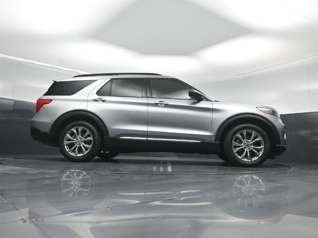 Used 2021 Ford Explorer XLT w/ Equipment Group 202A RWD image 42