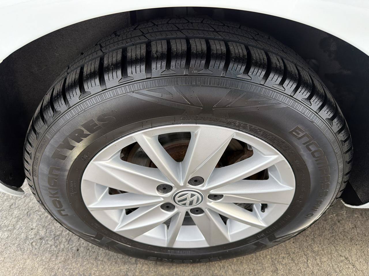 Used 2015 Volkswagen Golf S FWD image 18