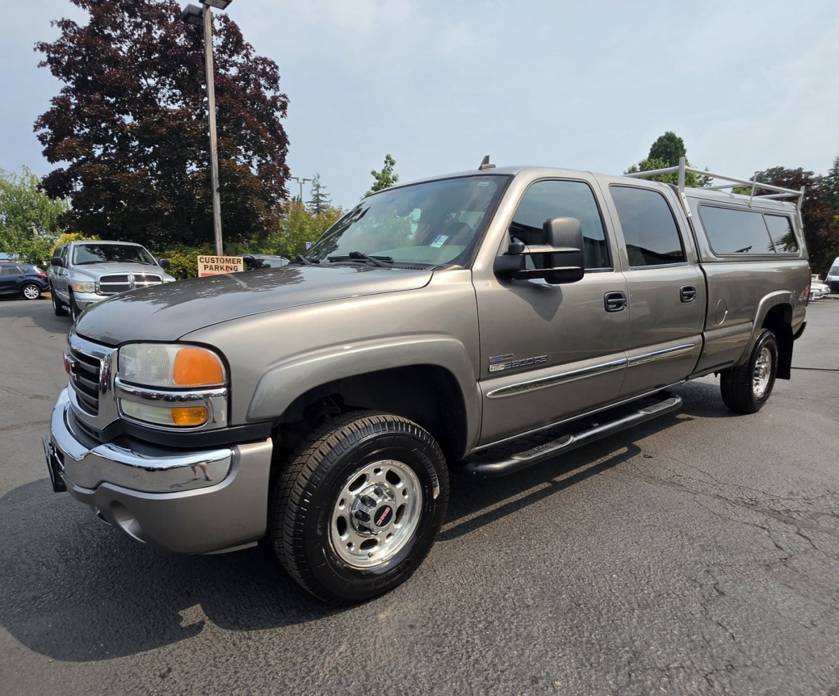 Used 2007 GMC Sierra 2500 SLT w/ Heavy-Duty Power Package AWD/4WD image 1