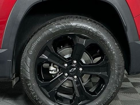 Used 2025 Chevrolet Equinox LT w/ Safety and Technology Package FWD image 12