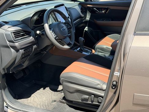 Used 2025 Subaru Forester Touring AWD/4WD image 10