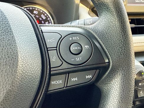 Used 2019 Toyota RAV4 XLE image 37