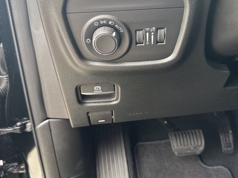 New 2025 Jeep Grand Cherokee Laredo X w/ Luxury Tech Group I image 21