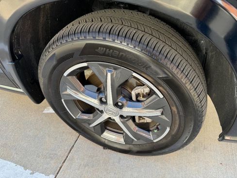 Used 2024 Honda HR-V EX-L image 12