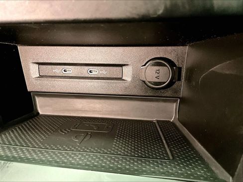 Used 2022 Volkswagen Taos SE image 37