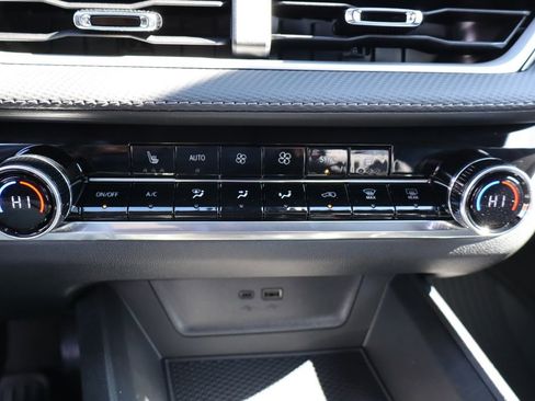 New 2026 Chevrolet Equinox LT w/ Convenience Package II image 22