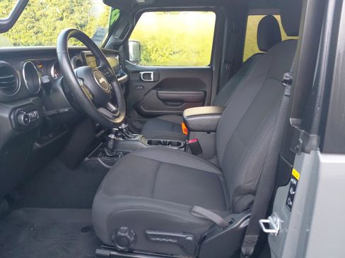 Used 2022 Jeep Wrangler Sport AWD/4WD image 2