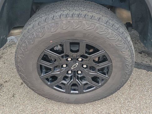Used 2024 Chevrolet Colorado Trail Boss w/ Advanced Trailering Package AWD/4WD image 6