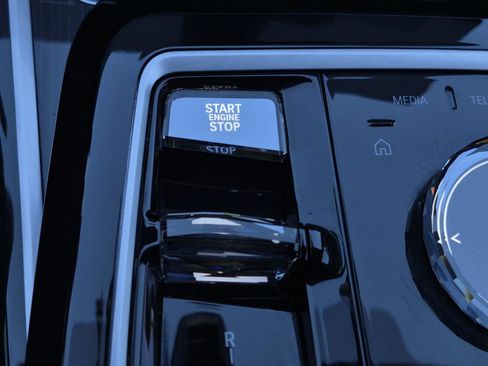 Certified 2024 BMW 760i xDrive image 26