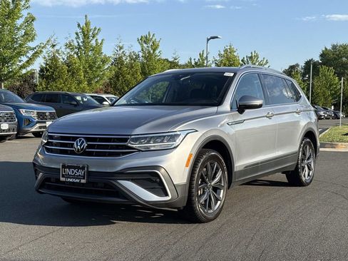 Used 2023 Volkswagen Tiguan SE AWD/4WD image 6
