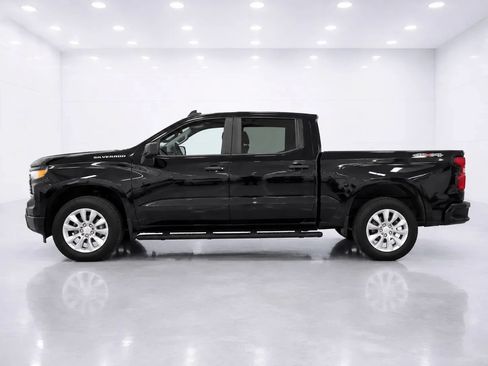 Used 2024 Chevrolet Silverado 1500 Custom AWD/4WD image 2