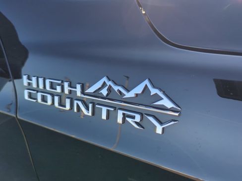 Used 2024 Chevrolet Tahoe High Country AWD/4WD image 11