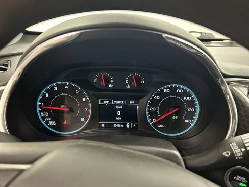 Used 2017 Chevrolet Malibu LT FWD image 13