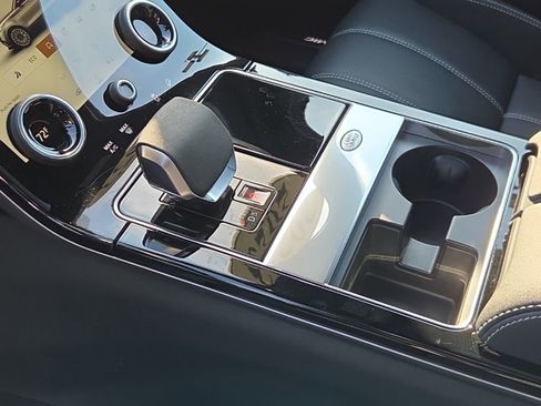 Certified 2023 Land Rover Range Rover Velar R-Dynamic S image 13