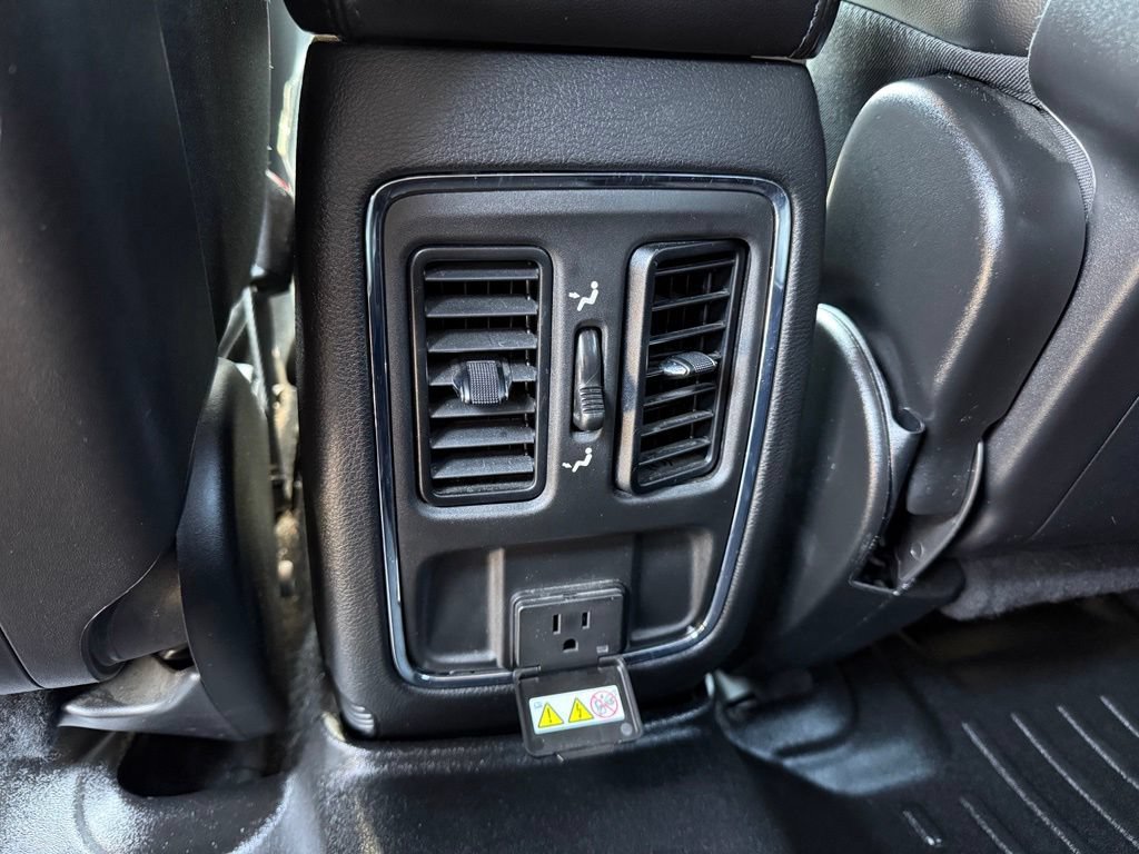 Used 2022 Jeep Grand Cherokee Laredo X AWD/4WD image 12