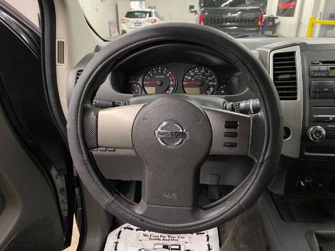 Used 2010 Nissan Frontier SE w/ SE Value Truck Pkg image 19