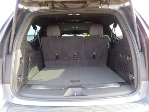 Certified 2022 Chevrolet Suburban RST w/ Luxury Package image 13