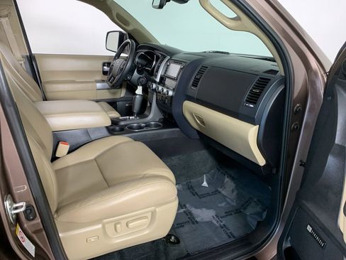 Used 2018 Toyota Sequoia Limited w/ Safety & Convenience Package AWD/4WD image 43