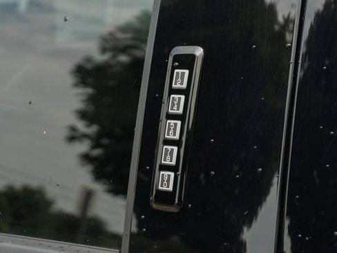 Used 2026 Ford F350 Lariat AWD/4WD image 19