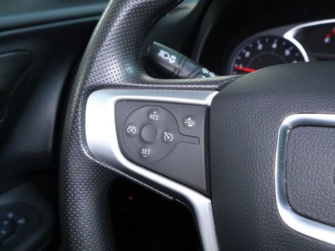 Used 2024 GMC Terrain SLE image 21