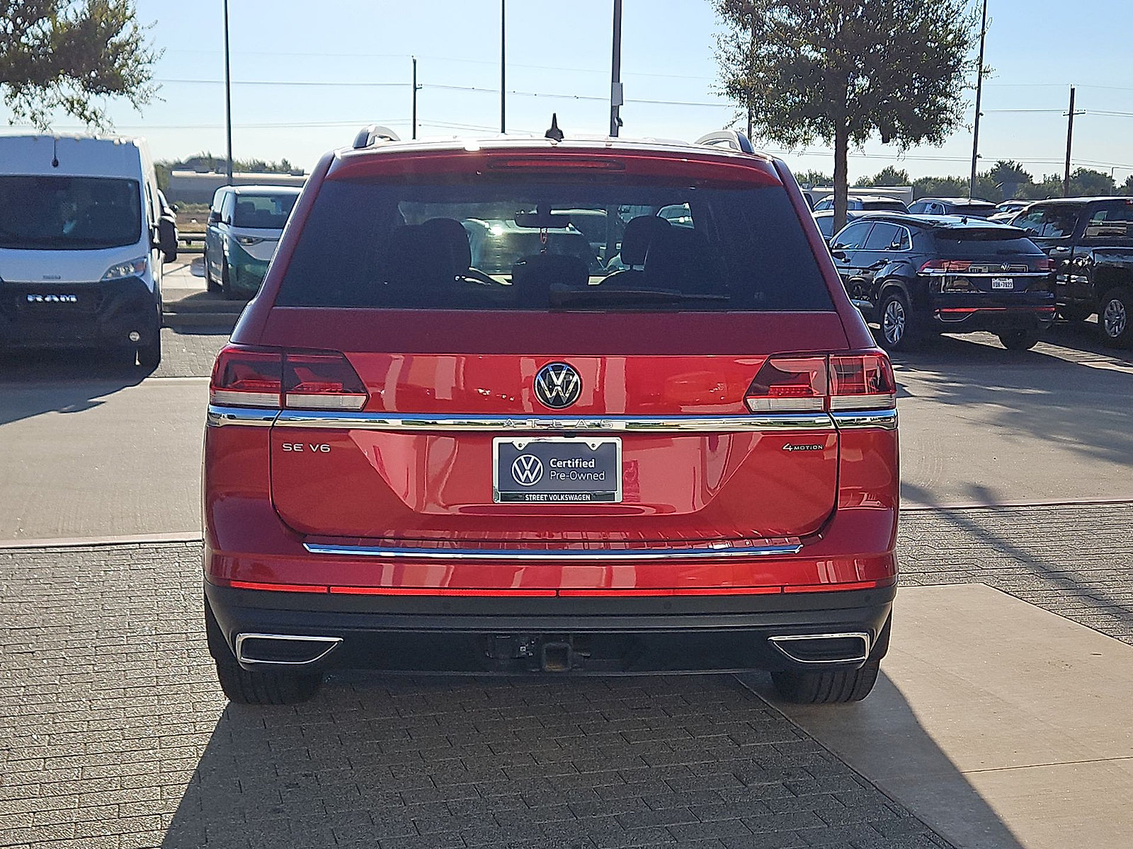 Certified 2023 Volkswagen Atlas SE w/ Panoramic Sunroof Package AWD/4WD image 7