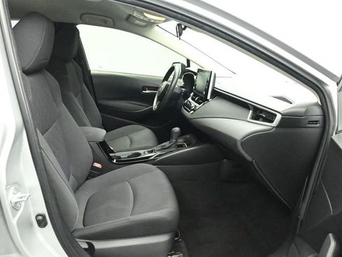 Used 2020 Toyota Corolla LE image 18