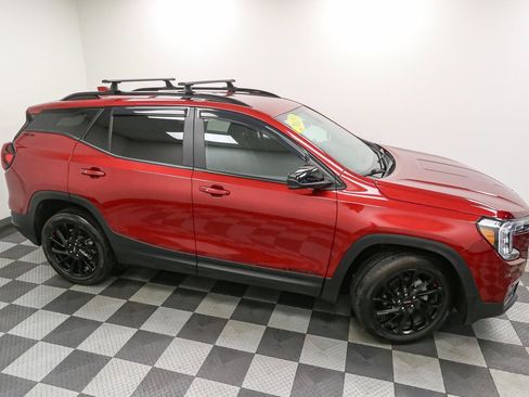 Used 2023 GMC Terrain SLE w/ Driver Convenience Package AWD/4WD image 5