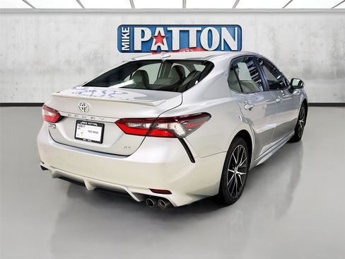 Used 2023 Toyota Camry SE image 7
