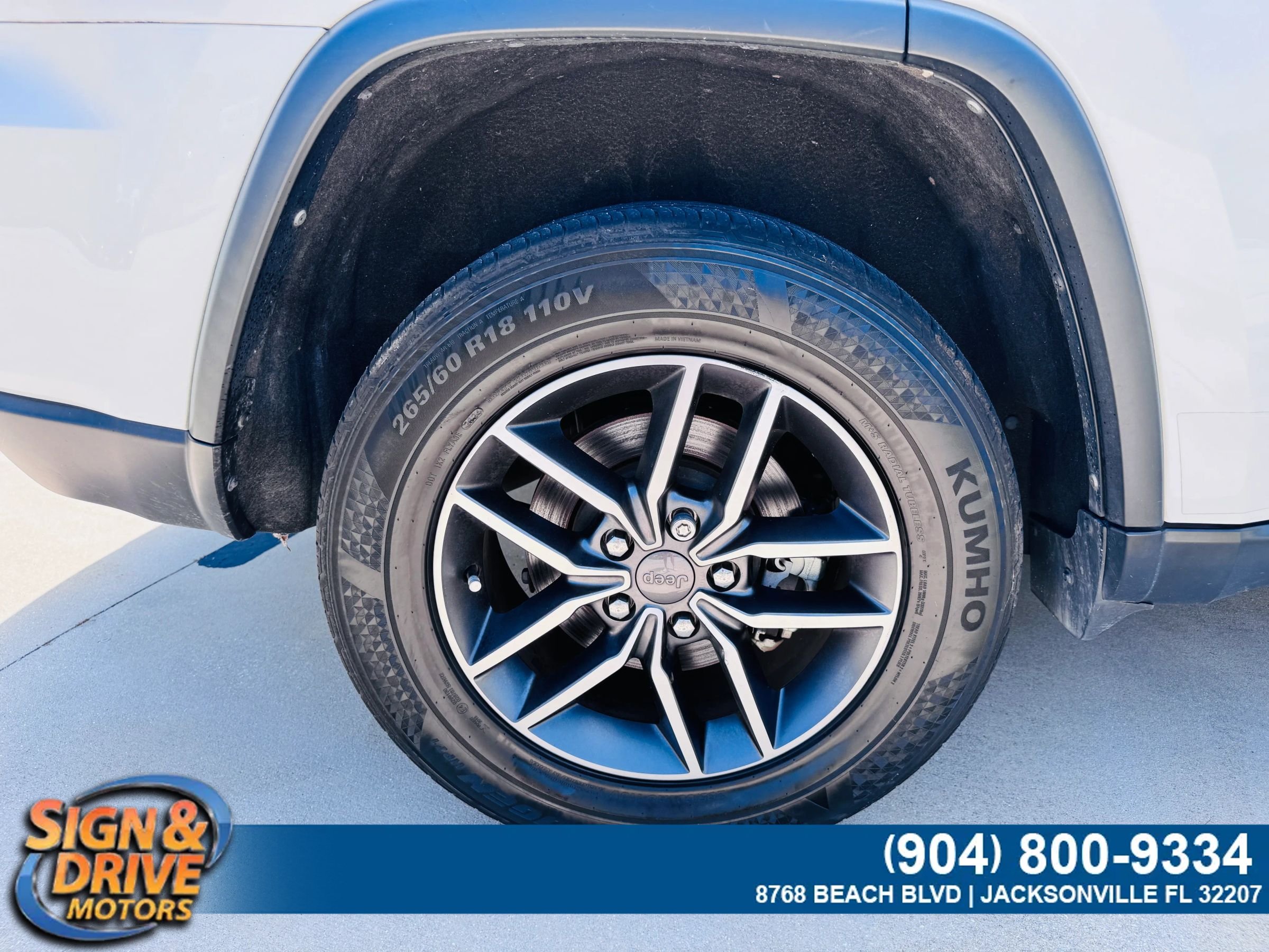Used 2022 Jeep Grand Cherokee Limited RWD image 15