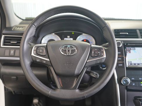 Used 2016 Toyota Camry SE FWD image 12