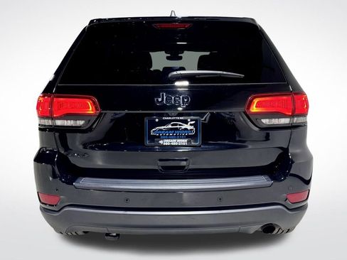 Used 2020 Jeep Grand Cherokee Laredo image 9