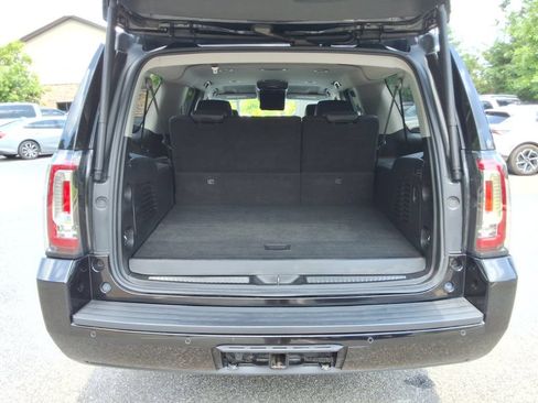 Used 2017 GMC Yukon XL SLT RWD image 16