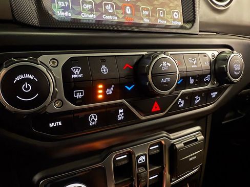 Used 2021 Jeep Wrangler Unlimited Rubicon image 37