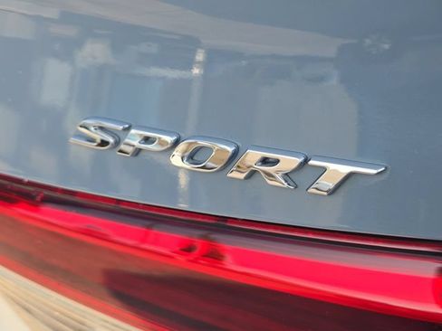 Used 2023 Honda Civic Sport image 5