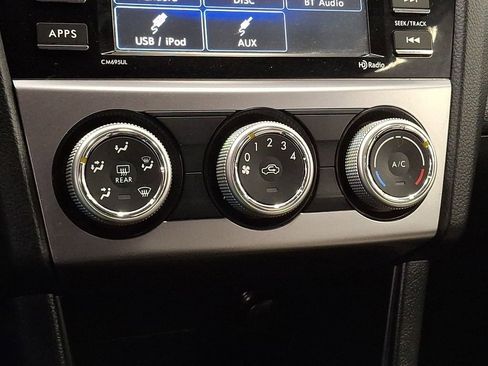 Used 2017 Subaru Crosstrek 2.0i Premium image 16