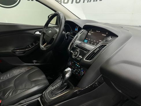 Used 2017 Ford Focus Titanium image 21