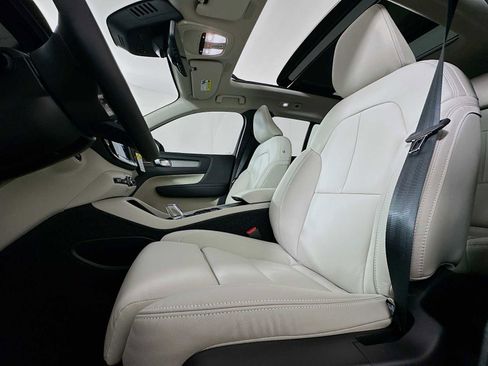 New 2026 Volvo XC40 B5 Ultra w/ Climate Package image 19