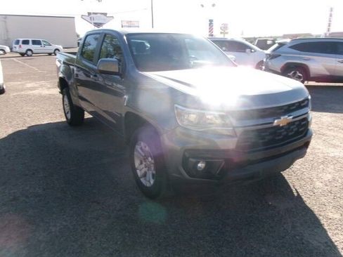 Used 2021 Chevrolet Colorado LT w/ LT Convenience Package image 4