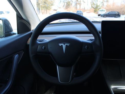 Used 2021 Tesla Model Y Long Range image 16