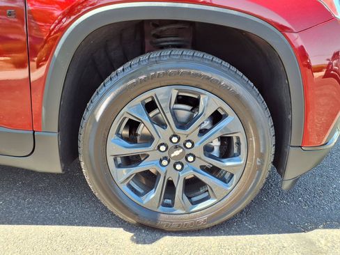 Used 2021 Chevrolet Traverse RS w/ LPO, Floor Liner Package FWD image 9