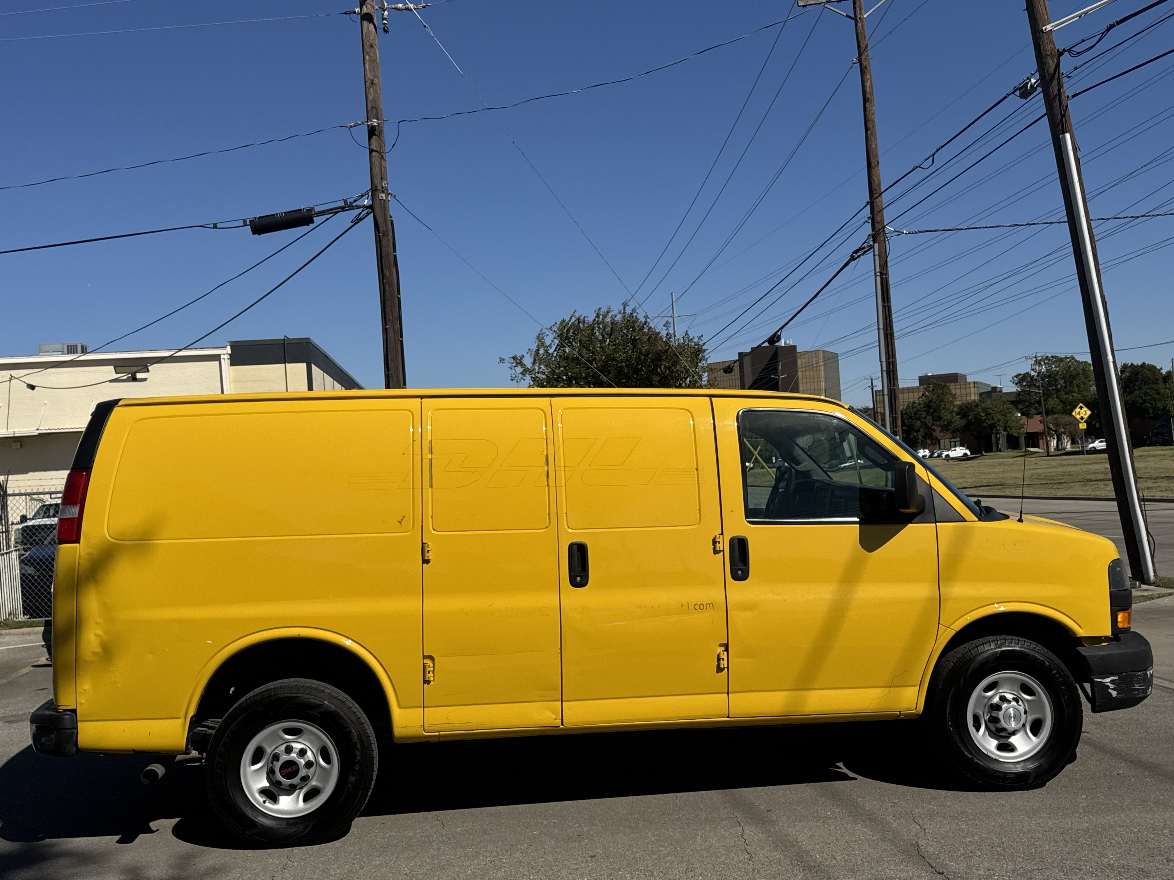 Used 2019 Chevrolet Express 2500 RWD image 4