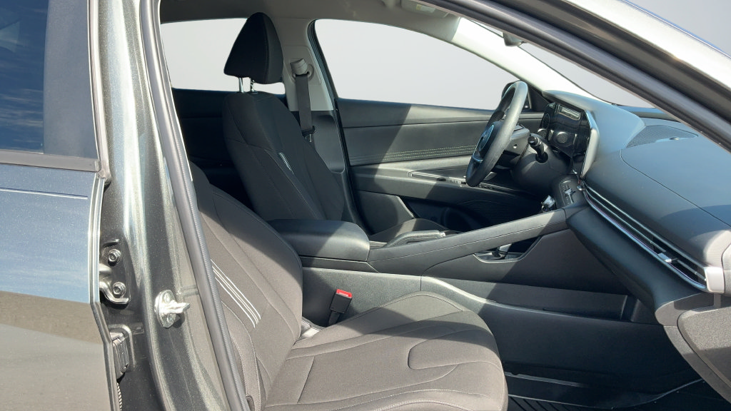 Used 2024 Hyundai Elantra SEL FWD image 22