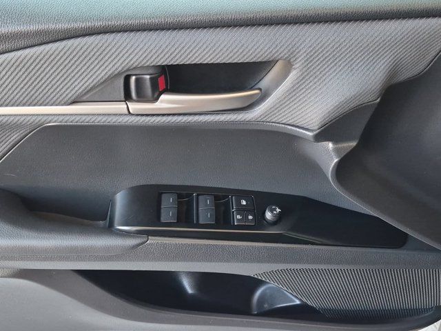 Used 2025 Toyota Camry SE FWD image 18