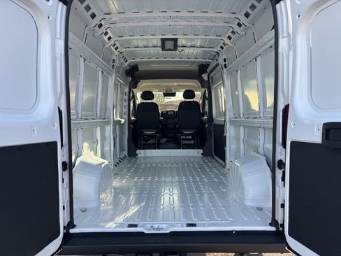 New 2026 RAM ProMaster 2500 w/ Convenience Group FWD image 25