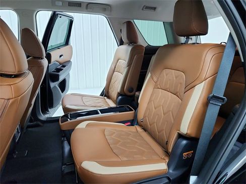 New 2026 Nissan Pathfinder Platinum image 42