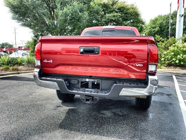 Certified 2022 Toyota Tacoma SR5 AWD/4WD image 7