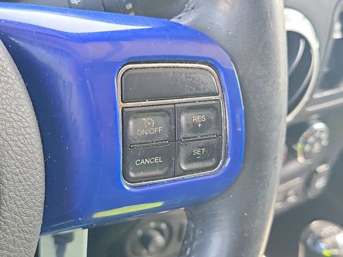 Used 2015 Jeep Wrangler Unlimited Rubicon w/ Connectivity Group AWD/4WD image 32