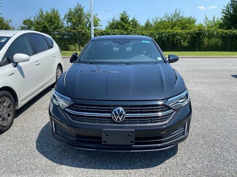 Used 2023 Volkswagen Jetta Sport FWD image 3