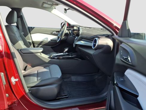 Used 2024 Chevrolet Trax LT w/ Driver Confidence Package image 11